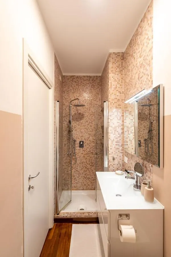 Montenero Luxury Apartment ميلان 0*,  إيطاليا